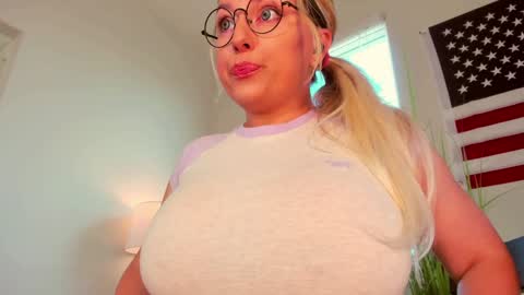 Snapshot of realtoxxxmaria chatting on 5, 2, 2025 Maria Realto online show from 5, 2, 2025