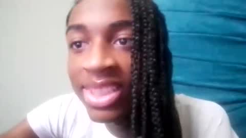 Snapshot of rebecca23278 chatting on 5, 5, 2026 Tu mami Rebecca online show from 5, 5, 2026