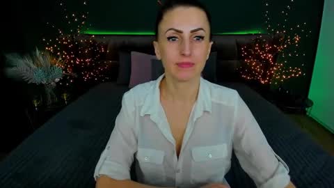 rebecca_diamonds online show from 5, 2, 2025