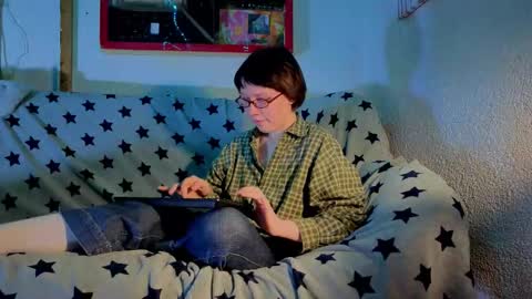 Lara online show from 18, 10, 2025