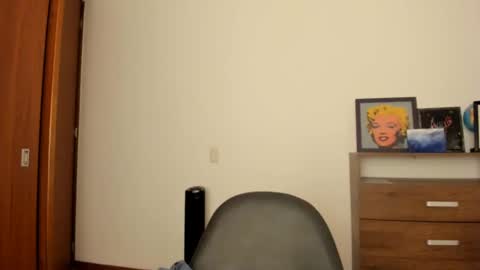 red_flower203 online show from 3, 12, 2024