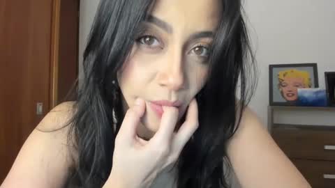 red_flower203 online show from 15, 1, 2025