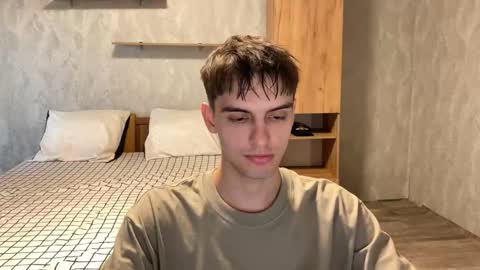 Snapshot of redbullshine chatting on 9, 9, 2025 redbullshine online show from 9, 9, 2025