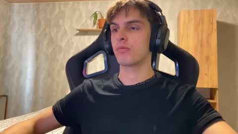 Snapshot of redbullshine chatting on 23, 9, 2025 redbullshine online show from 23, 9, 2025