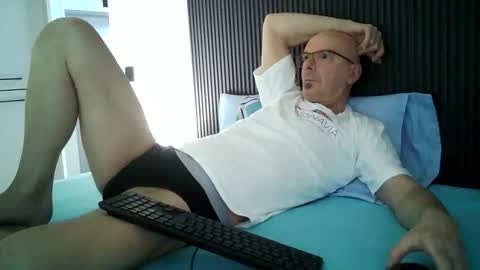 Snapshot of reddarkevil332 chatting on 5, 4, 2026 reddarkevil332 online show from 5, 4, 2026