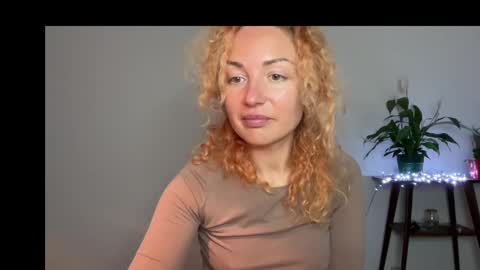 reddgirll online show from 5, 3, 2025