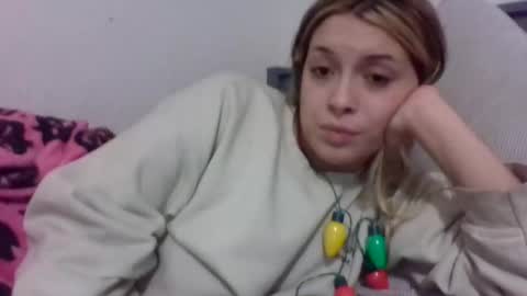 Snapshot of reddwaxx chatting on 15, 12, 2025 reddwaxx online show from 15, 12, 2025