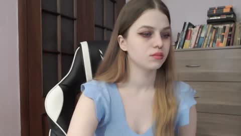 Snapshot of redhead_rabbit chatting on 21, 12, 2024 Lily online show from 21, 12, 2024