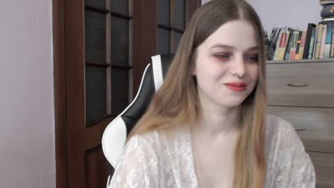 Snapshot of redhead_rabbit chatting on 27, 12, 2024 Lily online show from 27, 12, 2024