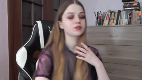 Snapshot of redhead_rabbit chatting on 30, 12, 2024 Lily online show from 30, 12, 2024