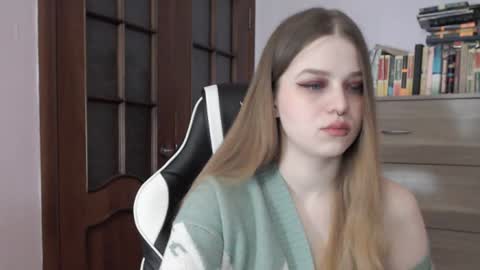 Snapshot of redhead_rabbit chatting on 17, 1, 2025 Lily online show from 17, 1, 2025