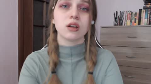 Snapshot of redhead_rabbit chatting on 26, 1, 2025 Lily online show from 26, 1, 2025