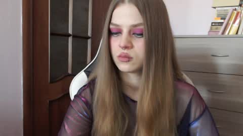 Snapshot of redhead_rabbit chatting on 17, 9, 2025 Lily online show from 17, 9, 2025