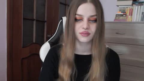 Snapshot of redhead_rabbit chatting on 24, 9, 2025 Lily online show from 24, 9, 2025