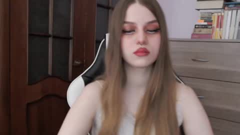 Snapshot of redhead_rabbit chatting on 2, 10, 2025 Lily online show from 2, 10, 2025