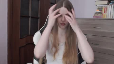 Snapshot of redhead_rabbit chatting on 27, 10, 2025 Lily online show from 27, 10, 2025