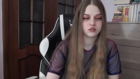 Snapshot of redhead_rabbit chatting on 29, 10, 2025 Lily online show from 29, 10, 2025