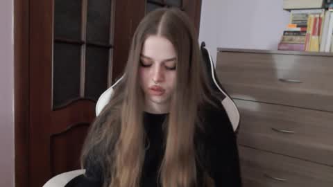 Snapshot of redhead_rabbit chatting on 9, 11, 2025 Lily online show from 9, 11, 2025