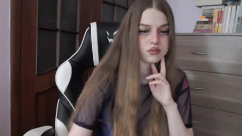 Snapshot of redhead_rabbit chatting on 16, 11, 2025 Lily online show from 16, 11, 2025