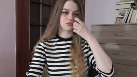 Snapshot of redhead_rabbit chatting on 1, 12, 2025 Lily online show from 1, 12, 2025