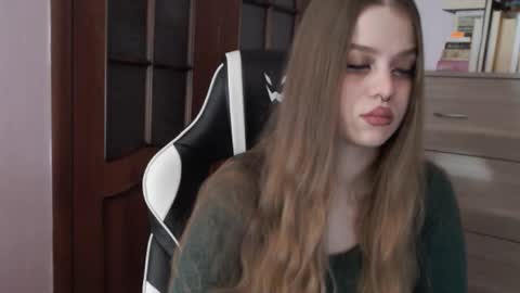 Snapshot of redhead_rabbit chatting on 4, 12, 2025 Lily online show from 4, 12, 2025