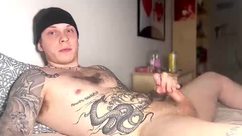 Snapshot of redrumbackwards chatting on 29, 12, 2024 redrum online show from 29, 12, 2024