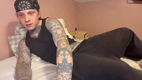 Snapshot of redrumbackwards chatting on 11, 9, 2025 redrum online show from 11, 9, 2025