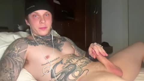 Snapshot of redrumbackwards chatting on 4, 6, 2026 redrum online show from 4, 6, 2026