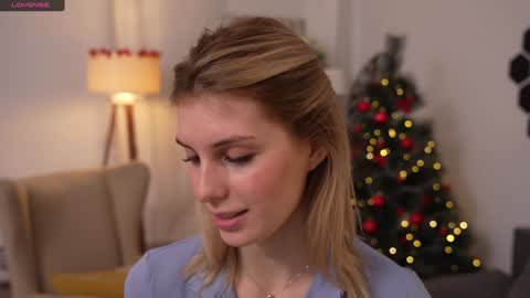 Snapshot of refined_style chatting on 22, 12, 2024 JessyinCherri yang online show from 22, 12, 2024