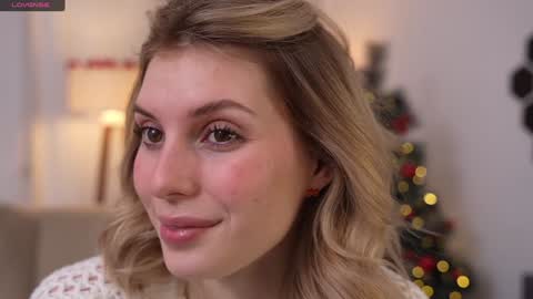 Snapshot of refined_style chatting on 23, 12, 2024 JessyinCherri yang online show from 23, 12, 2024