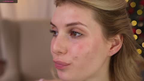 Snapshot of refined_style chatting on 27, 12, 2024 JessyinCherri yang online show from 27, 12, 2024