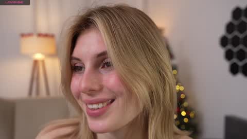 Snapshot of refined_style chatting on 30, 12, 2024 JessyinCherri yang online show from 30, 12, 2024