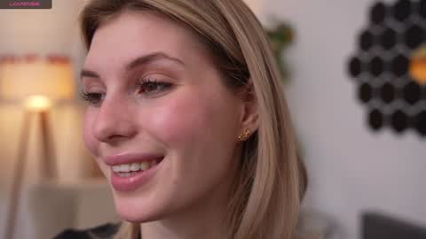 Snapshot of refined_style chatting on 20, 1, 2025 JessyinCherri yang online show from 20, 1, 2025