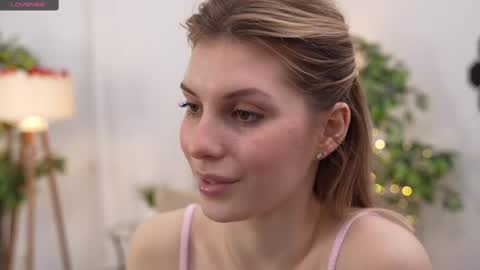 Snapshot of refined_style chatting on 15, 2, 2025 JessyinCherri yang online show from 15, 2, 2025