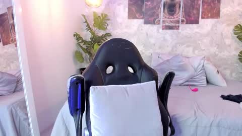 Snapshot of regan_pearson chatting on 19, 2, 2025 Regan online show from 19, 2, 2025