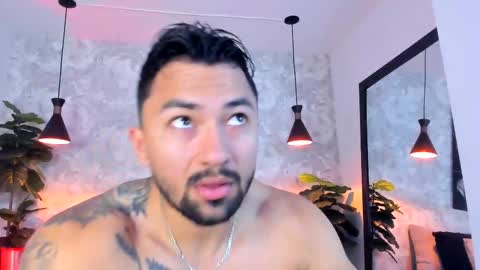 Snapshot of regan_pearson chatting on 5, 11, 2025 Regan online show from 5, 11, 2025