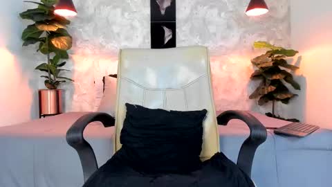 Snapshot of regan_pearson chatting on 22, 11, 2025 Regan online show from 22, 11, 2025