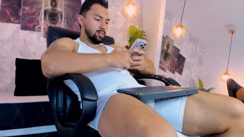 Snapshot of regan_pearson chatting on 2, 12, 2025 Regan online show from 2, 12, 2025