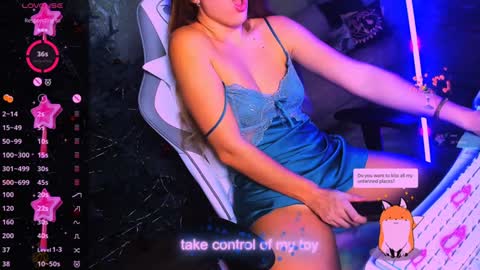 Snapshot of reggiemeow chatting on 5, 2, 2025 reggieMeow online show from 5, 2, 2025