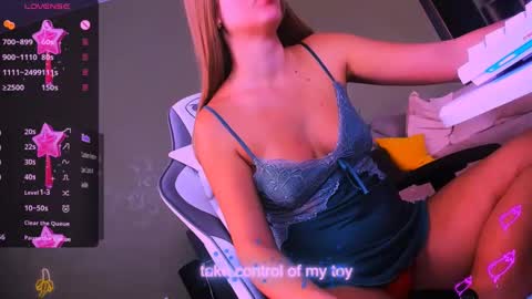 Snapshot of reggiemeow chatting on 27, 2, 2025 reggieMeow online show from 27, 2, 2025