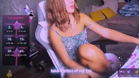 Snapshot of reggiemeow chatting on 13, 10, 2025 reggieMeow online show from 13, 10, 2025