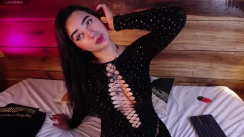 Snapshot of regina_storm chatting on 25, 11, 2025 online show from 25, 11, 2025