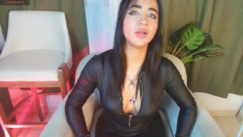 Snapshot of regina_storm chatting on 30, 11, 2025 online show from 30, 11, 2025