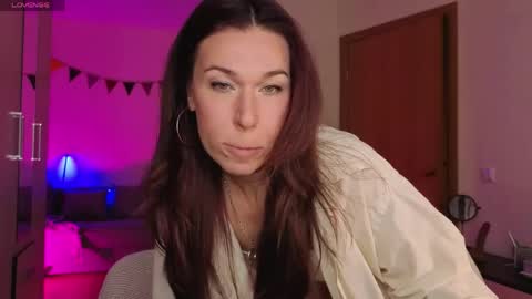 ReginaHawkinss online show from 23, 4, 2026