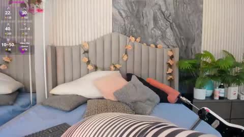 reginavegaa online show from 4, 3, 2025