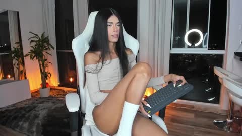 Snapshot of reichel_gray chatting on 18, 1, 2025 REICHEL online show from 18, 1, 2025