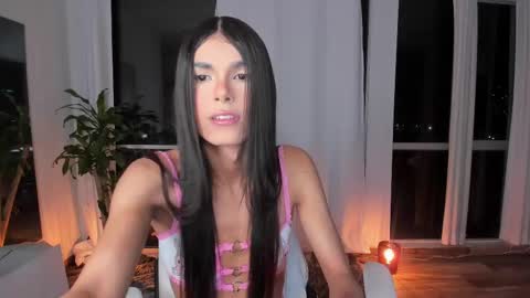 Snapshot of reichel_gray chatting on 22, 2, 2025 REICHEL online show from 22, 2, 2025