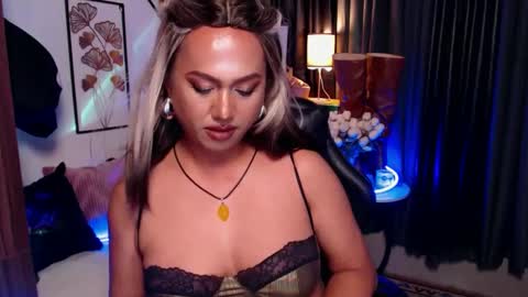 Red Ivy online show from 12, 3, 2025