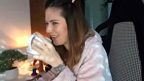 Snapshot of reileyfoxx chatting on 22, 4, 2026 Reiley online show from 22, 4, 2026