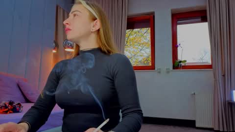 Snapshot of reina_cummings chatting on 1, 12, 2025 reina cummings online show from 1, 12, 2025